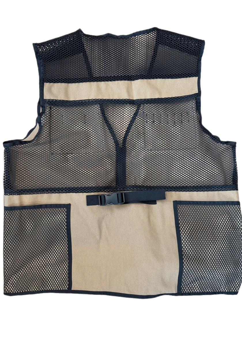 Back of the vest, two mesh glove pockets either side of the centre panel